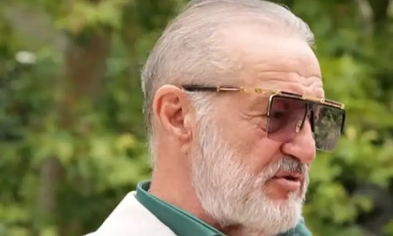 Gigi și șpaga: epopeea unui sfânt de carton