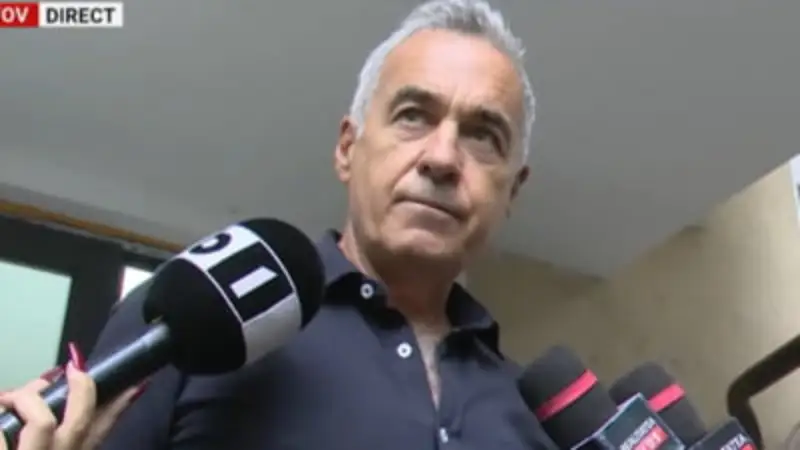 Idiotul util Călin Georgescu și teatrul pacei absurde